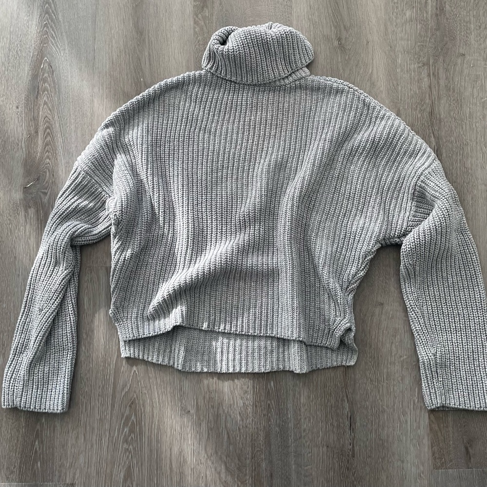 Abercrombie Gray Knit Turtleneck (Small)